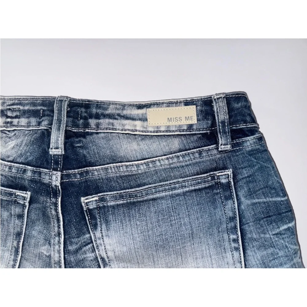Miss Me Embroidered Jean Denim Shorts Lace & Sequined Scalloped Hem 28 Short - Picture 7 of 9